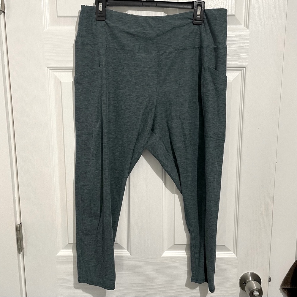 Maurices Capri Side Pocket Leggings XL